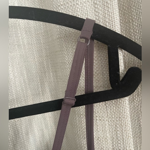 Old Navy Active Strappy Tank - Picture 2 of 5